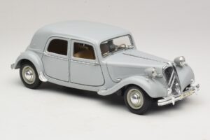 Citroen 15CV Six Grau Maisto 1:18 31837 Metall — Bild 6 von 8