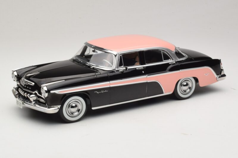 DeSoto Fireflite Sedan Schwarz & Rosa KK-Scale 1:18 KKDC181542 Metall