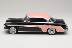DeSoto Fireflite Sedan Schwarz & Rosa KK-Scale 1:18 KKDC181542 Metall — Bild 3 von 6