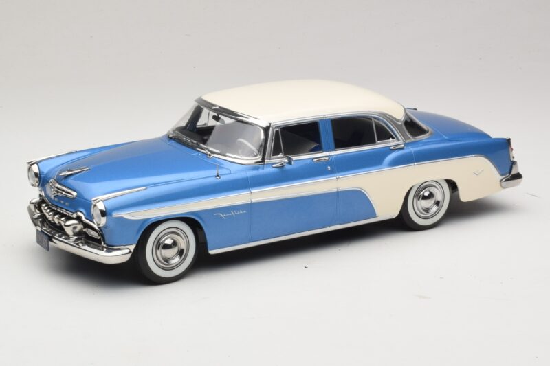 DeSoto Fireflite Sedan Blau Metallic & Creme KK-Scale 1:18 KKDC181544 Metall