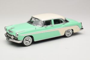 DeSoto Fireflite Sedan Hellgrün & Creme KK-Scale 1:18 KKDC181543 Metall