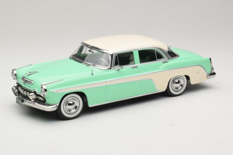 DeSoto Fireflite Sedan Hellgrün & Creme KK-Scale 1:18 KKDC181543 Metall