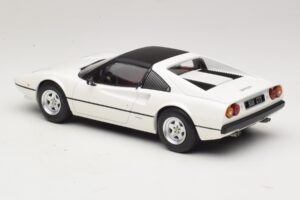 Ferrari 308 GTS Weiß MCG 1:18 MCG18664 Metall — Bild 5 von 6