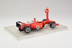 Ferrari F2004 #1 M. Schumacher F1 World Champion 2004 Mit Rennanzug Hot Wheels 1:18 B66221 Metall — Bild 2 von 6
