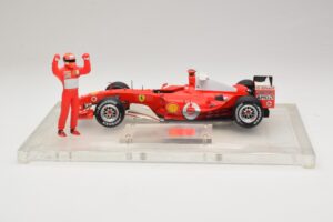 Ferrari F2004 #1 M. Schumacher F1 World Champion 2004 Mit Rennanzug Hot Wheels 1:18 B66221 Metall — Bild 3 von 6