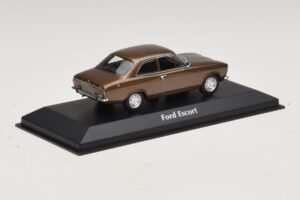 Ford Escort Mk1 Braun Metallic Maxichamps 1:43 940081000 Metall — Bild 2 von 5