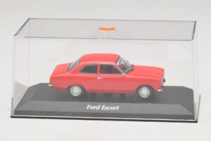 Ford Escort Mk1 Rot Maxichamps 1:43 940081001 Metall — Bild 4 von 5