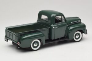 Ford F-1 Grün Road Legends 1:18 92218 Metall — Bild 3 von 8