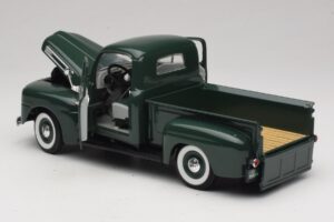 Ford F-1 Grün Road Legends 1:18 92218 Metall — Bild 5 von 8