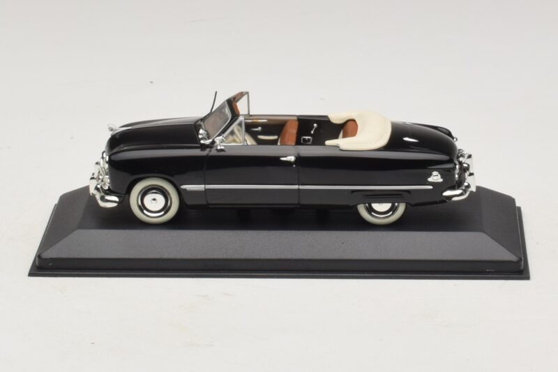 Ford FL Cabriolet Schwarz Minichamps 1:43 400082231 Metall