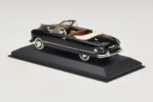 Ford FL Cabriolet Schwarz Minichamps 1:43 400082231 Metall — Bild 3 von 5