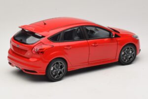 Ford Focus ST Mk2 Rot Minichamps 1:18 110082002 Metall — Bild 3 von 8
