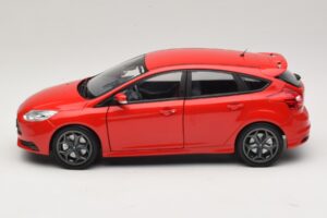 Ford Focus ST Mk2 Rot Minichamps 1:18 110082002 Metall — Bild 4 von 8