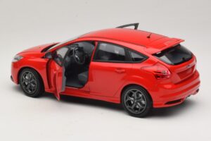 Ford Focus ST Mk2 Rot Minichamps 1:18 110082002 Metall — Bild 5 von 8