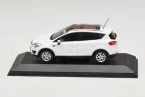 Ford Kuga Mk1 Weiß Händleredition Minichamps 1:43 Ford Kuga Mk1 Weiß Händleredition Minichamps 1:43 KUGA002 Metall