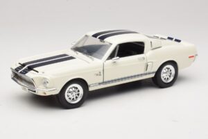 Ford Shelby GT500KR Weiß Road Legends 1:18 92168 Metall