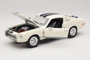 Ford Shelby GT500KR Weiß Road Legends 1:18 92168 Metall — Bild 2 von 8