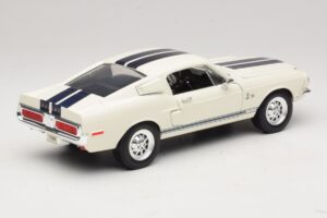 Ford Shelby GT500KR Weiß Road Legends 1:18 92168 Metall — Bild 3 von 8