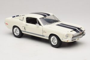 Ford Shelby GT500KR Weiß Road Legends 1:18 92168 Metall — Bild 6 von 8