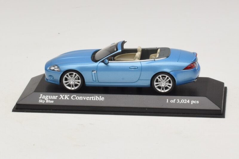 Jaguar XK X150 Cabriolet Hellblau Metallic Minichamps 1:43 400130530 Metall