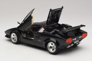 Lamborghini Countach 5000 Quattrovalvole Schwarz Bburago 1:18 3337 Metall — Bild 5 von 8
