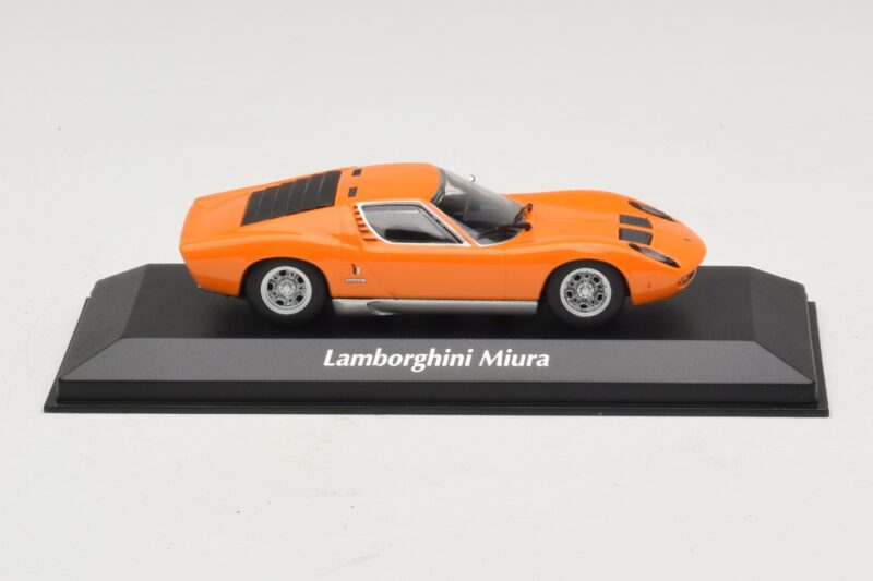Lamborghini Miura P400 Orange Maxichamps 1:43 Lamborghini Miura P400 Orange Maxichamps 1:43 940103001 Metall
