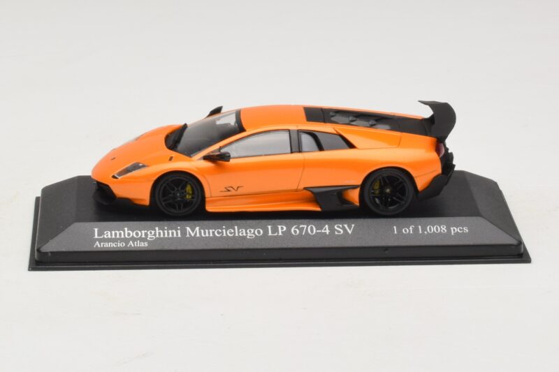 Lamborghini Murcielago LP670-4 SV Orange Metallic Minichamps 1:43 Lamborghini Murcielago LP670-4 SV Orange Metallic Minichamps 1:43 400103942 Metall