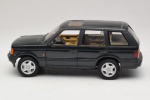 Land Rover Range Rover P38A 4.6 HSE Grün Metallic AUTOart 1:18 70010 Metall — Bild 4 von 8