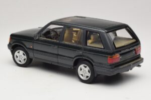 Land Rover Range Rover P38A 4.6 HSE Grün Metallic AUTOart 1:18 70010 Metall — Bild 7 von 8