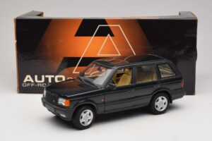 Land Rover Range Rover P38A 4.6 HSE Grün Metallic AUTOart 1:18 70010 Metall — Bild 8 von 8