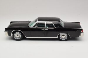 Lincoln Continental Schwarz KK-Scale 1:18 KKDC181483 Metall — Bild 3 von 6