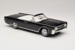 Lincoln Continental Convertible Schwarz Bad Boys KK-Scale 1:18 KKDC181521 Metall — Bild 5 von 7