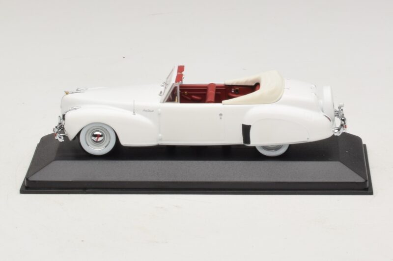 Lincoln Continental Cabriolet Weiß Minichamps 1:43 Lincoln Continental Cabriolet Weiß Minichamps 1:43 400082501 Metall