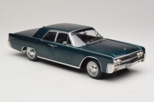 Lincoln Continental Dunkelgrün Metallic Matrix Reloaded & Revolutions KK-Scale 1:18 KKDC181481 Metall — Bild 4 von 6
