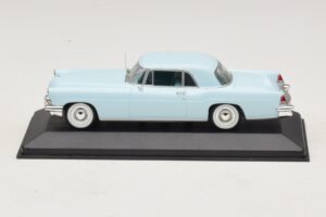 Lincoln Continental Mark II Hellblau Minichamps 1:43 Lincoln Continental Mark II Hellblau Minichamps 1:43 400082304 Metall