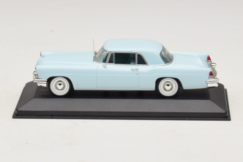 Lincoln Continental Mark II Hellblau Minichamps 1:43 Lincoln Continental Mark II Hellblau Minichamps 1:43 400082304 Metall