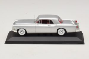 Lincoln Continental Mark II Silber Minichamps 1:43 Lincoln Continental Mark II Silber Minichamps 1:43 400082301 Metall