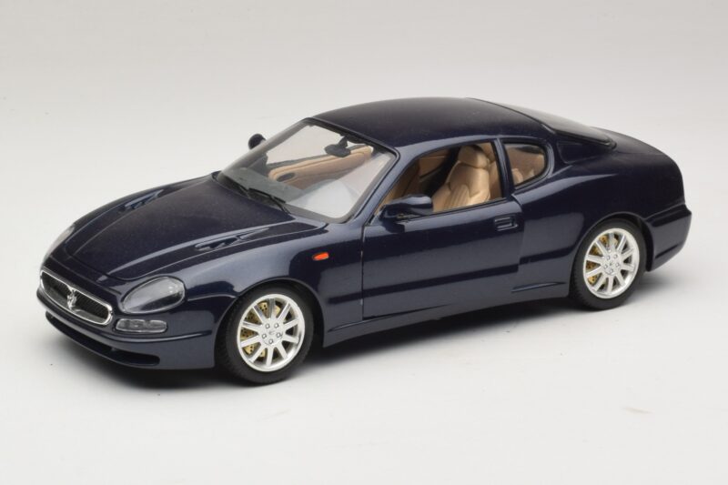 Maserati 3200 GT Blau Bburago 1:18 3371-P1 Metall