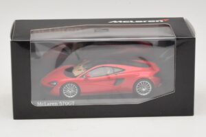 McLaren 570GT Vermillion Red Minichamps 1:43 537154522 Metall — Bild 5 von 5
