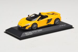 McLaren 675LT Spider Volcano Yellow Minichamps 1:43 537154430 Metall — Bild 2 von 5
