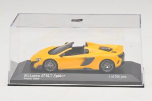 McLaren 675LT Spider Volcano Yellow Minichamps 1:43 537154430 Metall — Bild 4 von 5