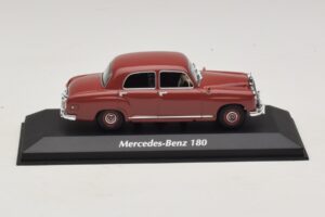 Mercedes 180 W120 Rot Maxichamps 1:43 940033101 Metall