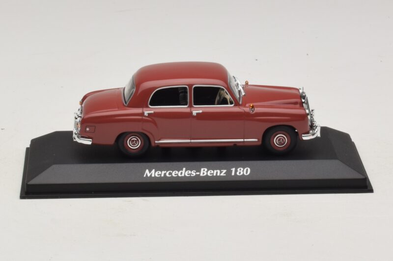 Mercedes 180 W120 Rot Maxichamps 1:43 940033101 Metall