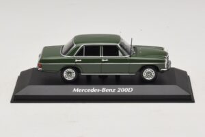 Mercedes 200D W115 Dunkelgrün Maxichamps 1:43 940034001 Metall