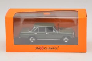Mercedes 200D W115 Dunkelgrün Maxichamps 1:43 940034001 Metall — Bild 5 von 5