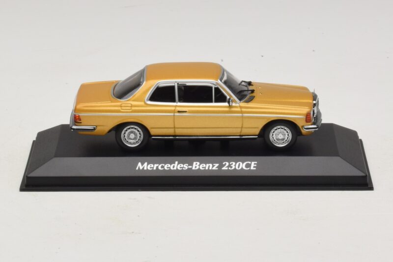 Mercedes 230 CE C123 Gold Metallic Maxichamps 1:43 940032220 Metall