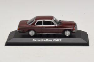Mercedes 230 CE C123 Rot Maxichamps 1:43 940032221 Metall