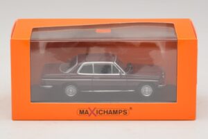 Mercedes 230 CE C123 Rot Maxichamps 1:43 940032221 Metall — Bild 5 von 5