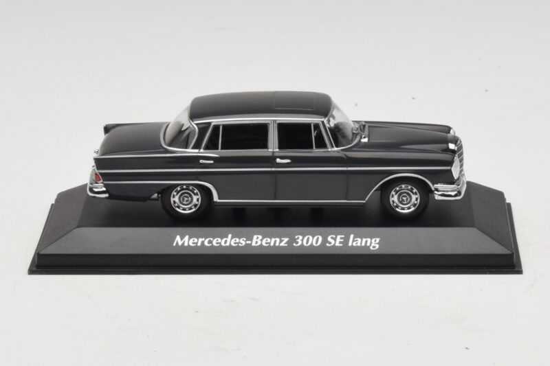 Mercedes 300 SE W112 Lang Dunkelgrau Maxichamps 1:43 940035201 Metall