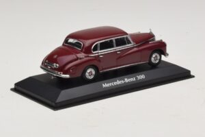 Mercedes 300 W186 Dunkelrot Maxichamps 1:43 940039060 Metall — Bild 2 von 5